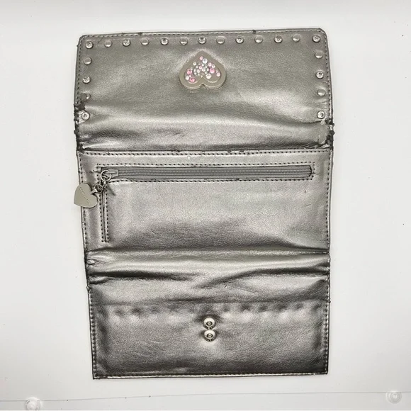 Kathy Van Zeeland Silver Metallic Wallet with Heart Accent Y2K - Picture 9 of 16